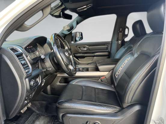 RAM-1500-5.7 V8 GASOLINA REBEL CD 4X4 AUTOMÁTICO RAM-1500-2021