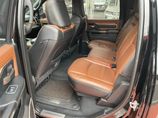 RAM-3500-6.7 I6 TURBO DIESEL LIMITED LONGHORN CD 4X4 AUTOMÁTICO RAM-3500-2022