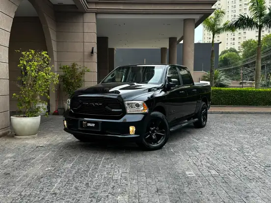 RAM-CLASSIC-5.7 V8 GASOLINA LARAMIE NIGHT EDITION CD 4X4 AUTOMÁTICO RAM-CLASSIC-2023