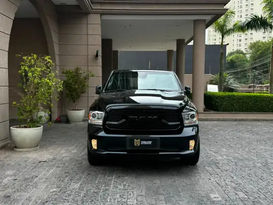 RAM-CLASSIC-5.7 V8 GASOLINA LARAMIE NIGHT EDITION CD 4X4 AUTOMÁTICO RAM-CLASSIC-2023