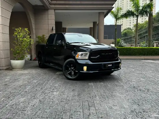 RAM-CLASSIC-5.7 V8 GASOLINA LARAMIE NIGHT EDITION CD 4X4 AUTOMÁTICO RAM-CLASSIC-2023