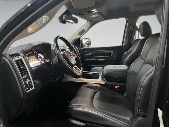 RAM-CLASSIC-5.7 V8 GASOLINA LARAMIE CD 4X4 AUTOMÁTICO RAM-CLASSIC-2022