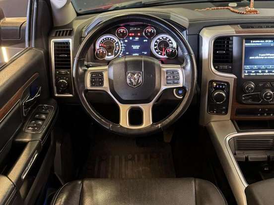 RAM-CLASSIC-5.7 V8 GASOLINA LARAMIE CD 4X4 AUTOMÁTICO RAM-CLASSIC-2022