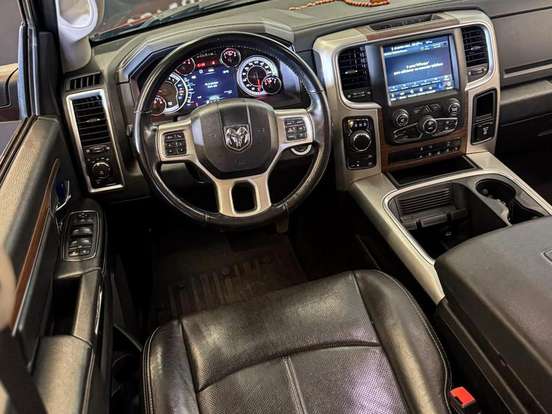 RAM-CLASSIC-5.7 V8 GASOLINA LARAMIE CD 4X4 AUTOMÁTICO RAM-CLASSIC-2022