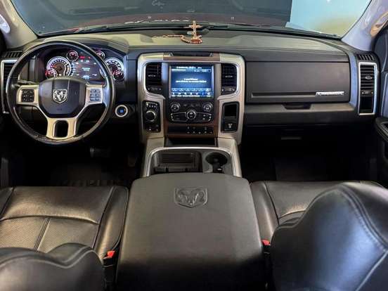 RAM-CLASSIC-5.7 V8 GASOLINA LARAMIE CD 4X4 AUTOMÁTICO RAM-CLASSIC-2022