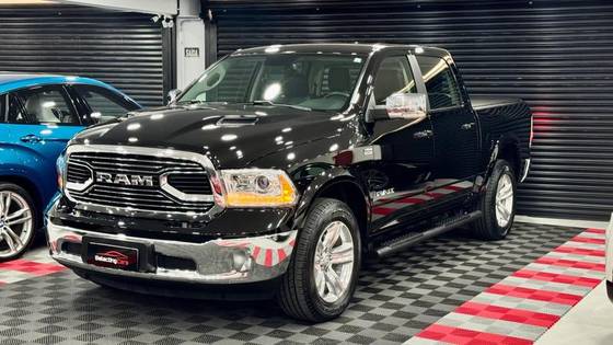 RAM CLASSIC 5.7 V8 GASOLINA LARAMIE CD 4X4 AUTOMÁTICO