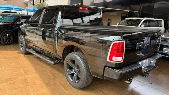 RAM-CLASSIC-5.7 V8 GASOLINA LARAMIE NIGHT EDITION CD 4X4 AUTOMÁTICO RAM-CLASSIC-2022