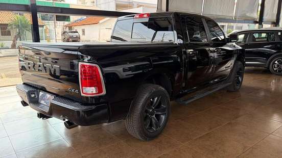RAM-CLASSIC-5.7 V8 GASOLINA LARAMIE NIGHT EDITION CD 4X4 AUTOMÁTICO RAM-CLASSIC-2022