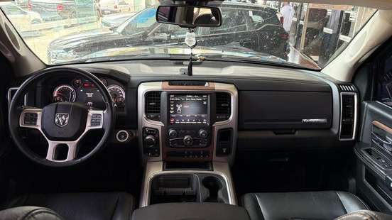 RAM-CLASSIC-5.7 V8 GASOLINA LARAMIE NIGHT EDITION CD 4X4 AUTOMÁTICO RAM-CLASSIC-2022