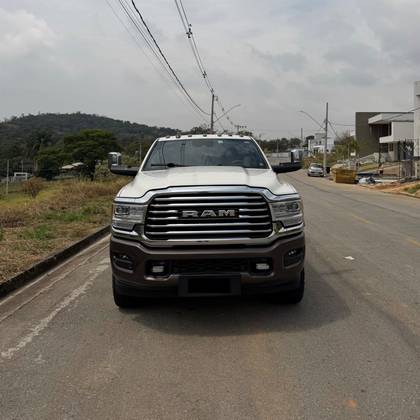 RAM 3500 6.7 I6 TURBO DIESEL LIMITED LONGHORN CD 4X4  AUTOMÁTICO