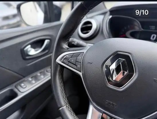 RENAULT-CAPTUR-2021