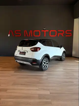 RENAULT-CAPTUR-2017