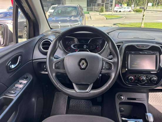 RENAULT-CAPTUR-2018