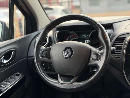 RENAULT-CAPTUR-2017