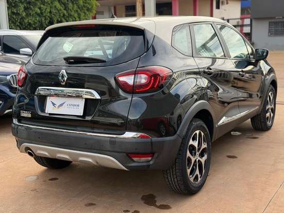 RENAULT-CAPTUR-2017