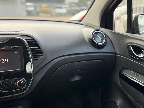 RENAULT-CAPTUR-2017
