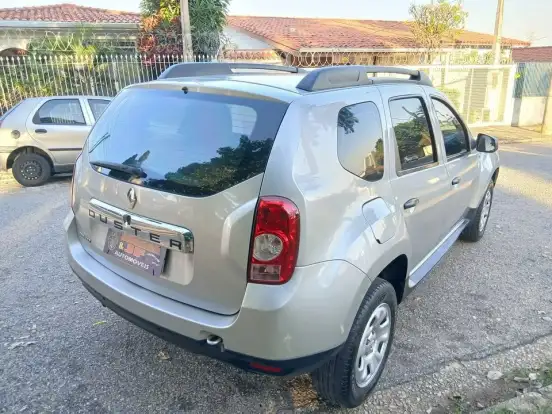 RENAULT-DUSTER-2014