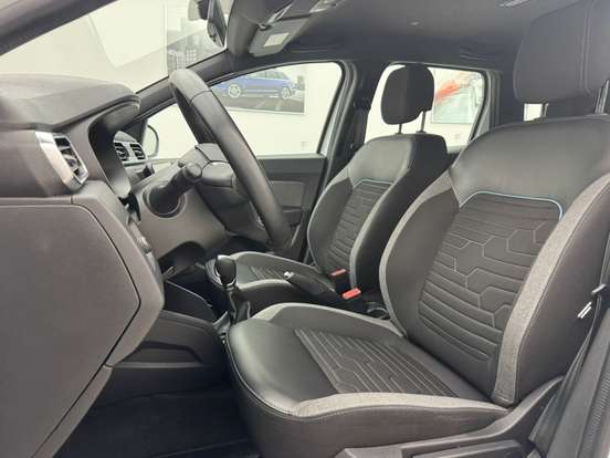 RENAULT-DUSTER-2023