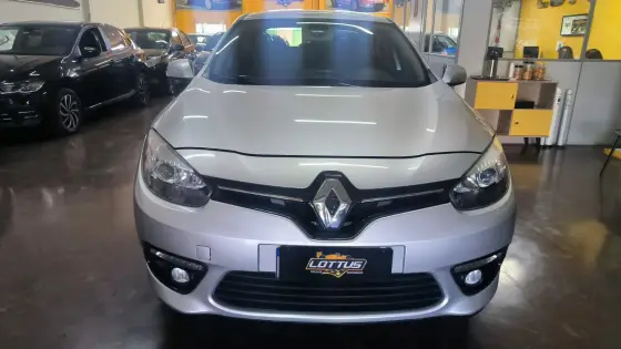 RENAULT FLUENCE 2.0 DYNAMIQUE PLUS 16V FLEX 4P AUTOMÁTICO