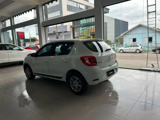 RENAULT-SANDERO-1.6 EXPRESSION 8V FLEX 4P AUTOMATIZADO RENAULT-SANDERO-2015