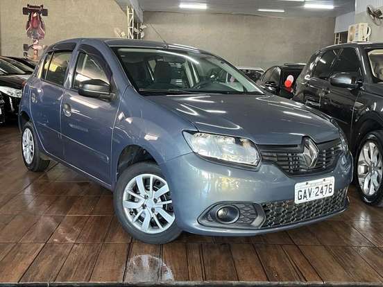 RENAULT-SANDERO-2017