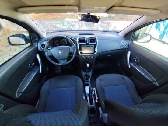 RENAULT-SANDERO-2015