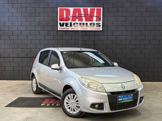 RENAULT SANDERO 1.6 PRIVILÉGE 16V FLEX 4P AUTOMÁTICO