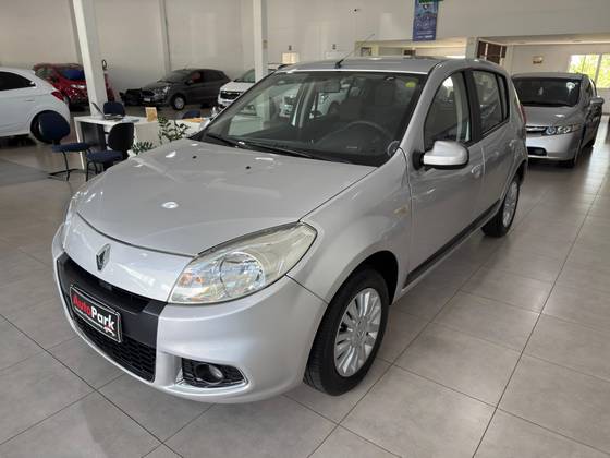 RENAULT SANDERO 1.6 PRIVILÉGE 16V FLEX 4P AUTOMÁTICO