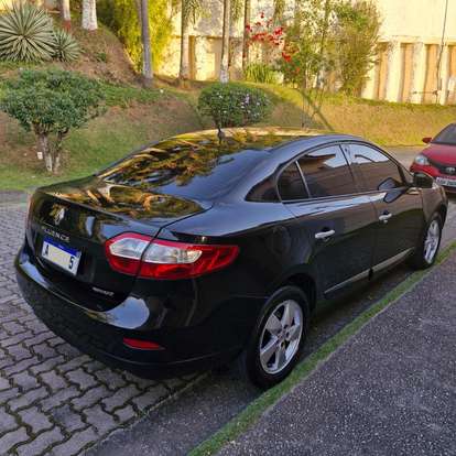 RENAULT-FLUENCE-2.0 DYNAMIQUE 16V FLEX 4P AUTOMÁTICO RENAULT-FLUENCE-2013