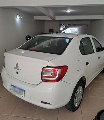 RENAULT-LOGAN-2022