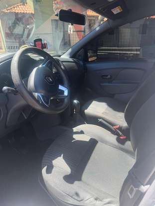 RENAULT-SANDERO-2019