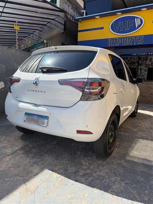 RENAULT-SANDERO-2022