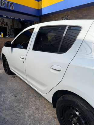 RENAULT-SANDERO-2022