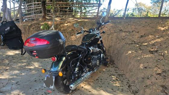 ROYAL ENFIELD METEOR 650 INTERSTELLAR 
