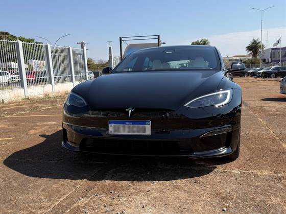 TESLA MODEL S ELÉTRICO PLAID