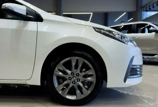 TOYOTA-COROLLA-2018