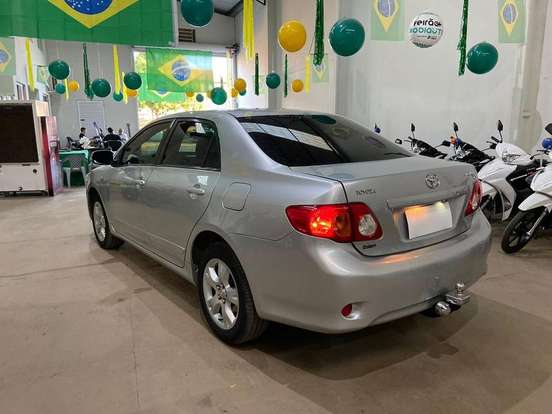 TOYOTA-COROLLA-2010