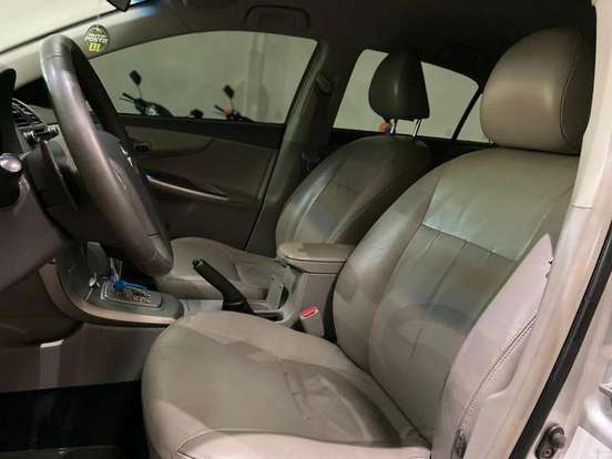 TOYOTA-COROLLA-2010