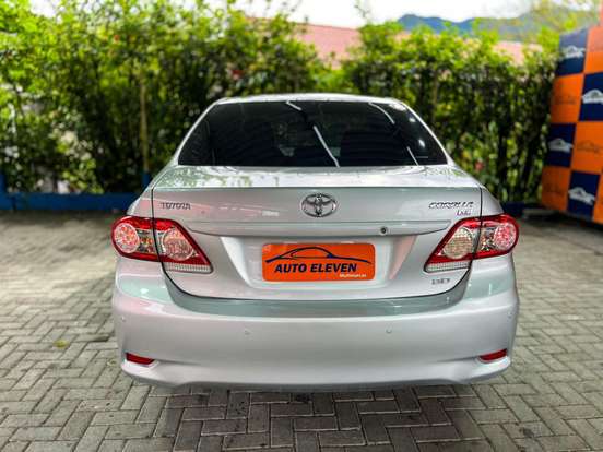 TOYOTA-COROLLA-2011
