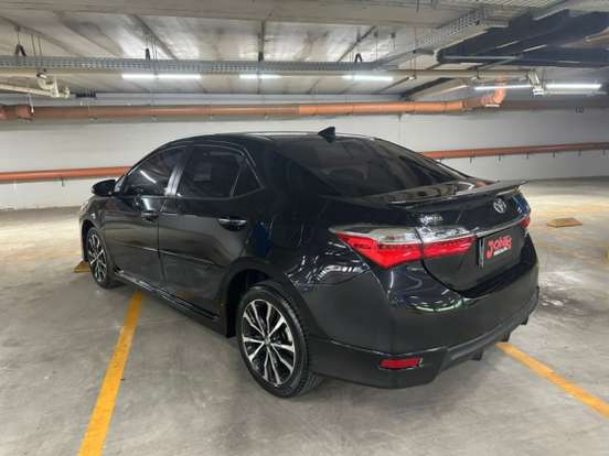 TOYOTA-COROLLA-2018