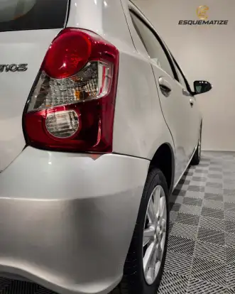 TOYOTA-ETIOS-2019
