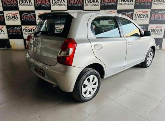 TOYOTA-ETIOS-2013
