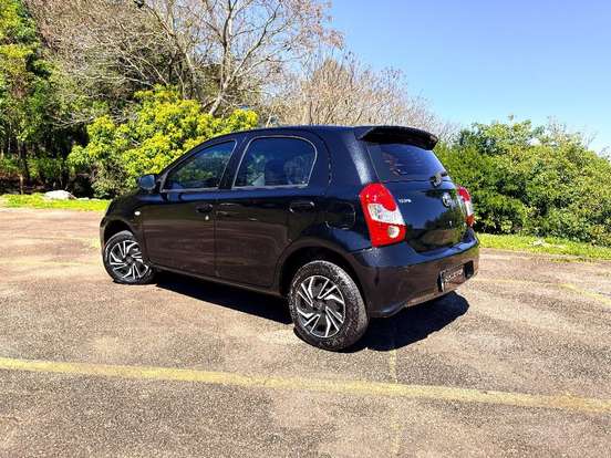 TOYOTA-ETIOS-2017