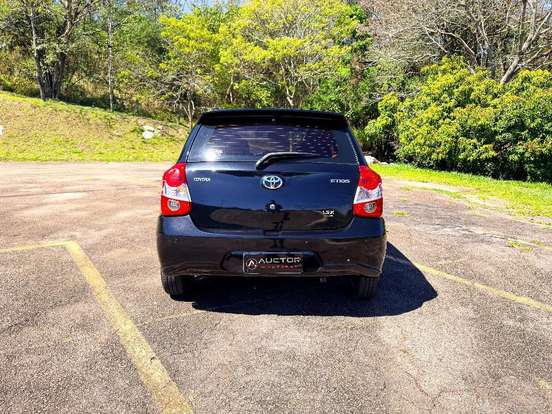 TOYOTA-ETIOS-2017