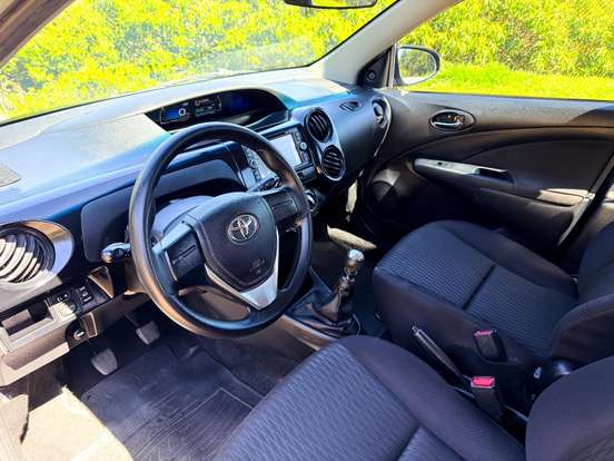 TOYOTA-ETIOS-2017