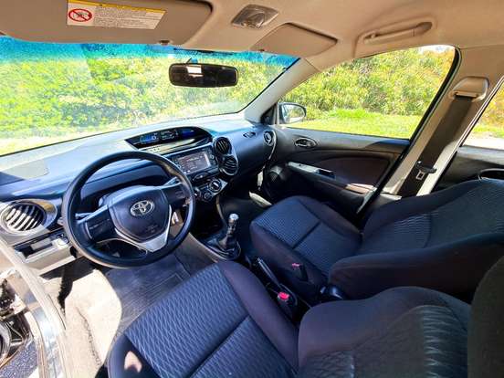 TOYOTA-ETIOS-2017