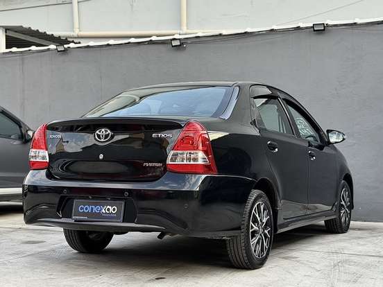 TOYOTA-ETIOS-1.5 PLATINUM SEDAN 16V FLEX 4P AUTOMÁTICO TOYOTA-ETIOS-2017