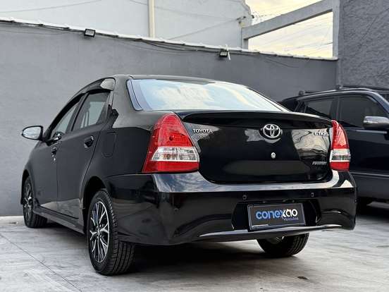 TOYOTA-ETIOS-1.5 PLATINUM SEDAN 16V FLEX 4P AUTOMÁTICO TOYOTA-ETIOS-2017