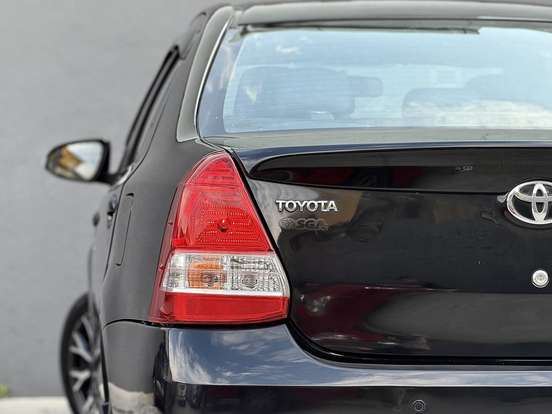 TOYOTA-ETIOS-1.5 PLATINUM SEDAN 16V FLEX 4P AUTOMÁTICO TOYOTA-ETIOS-2017