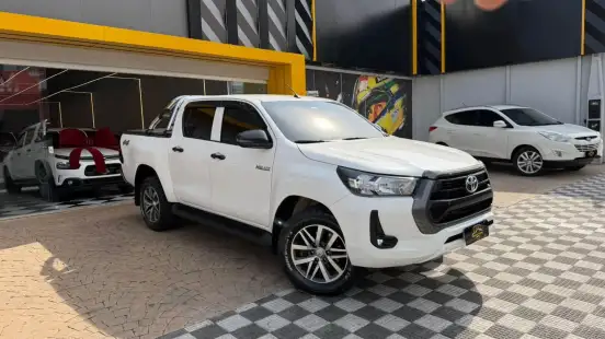 TOYOTA-HILUX-2022